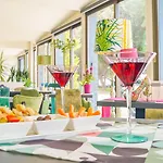 Seven Boutique Hotel *