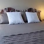 Seven Boutique Hotel *