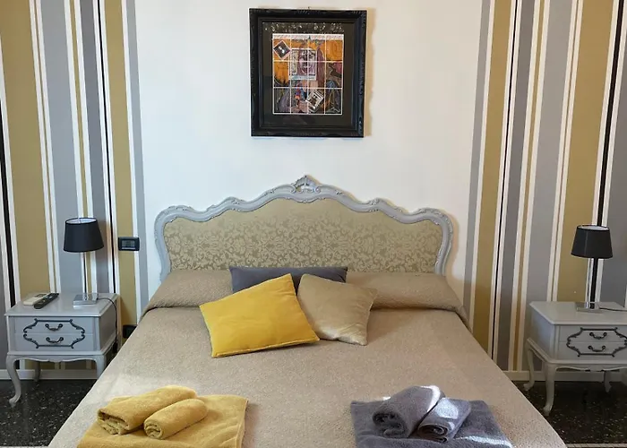 Seven Boutique Hotel *