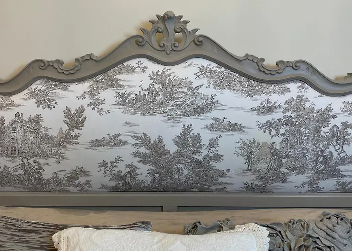 Seven Boutique Hotel *