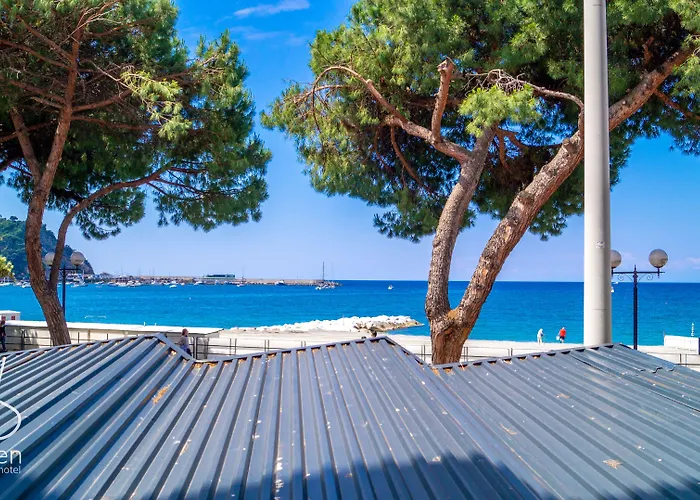 Seven Boutique Hotel