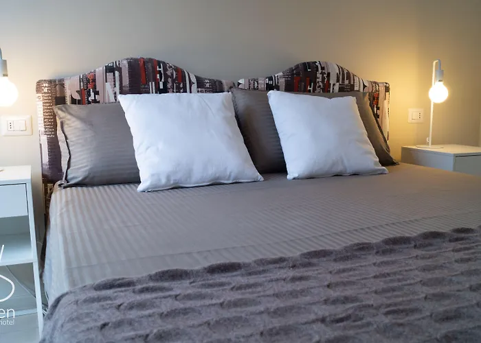 Seven Boutique Hotel *